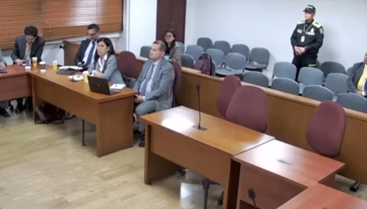 Álvaro Uribe asistió virtualmente a la audiencia de hoy.