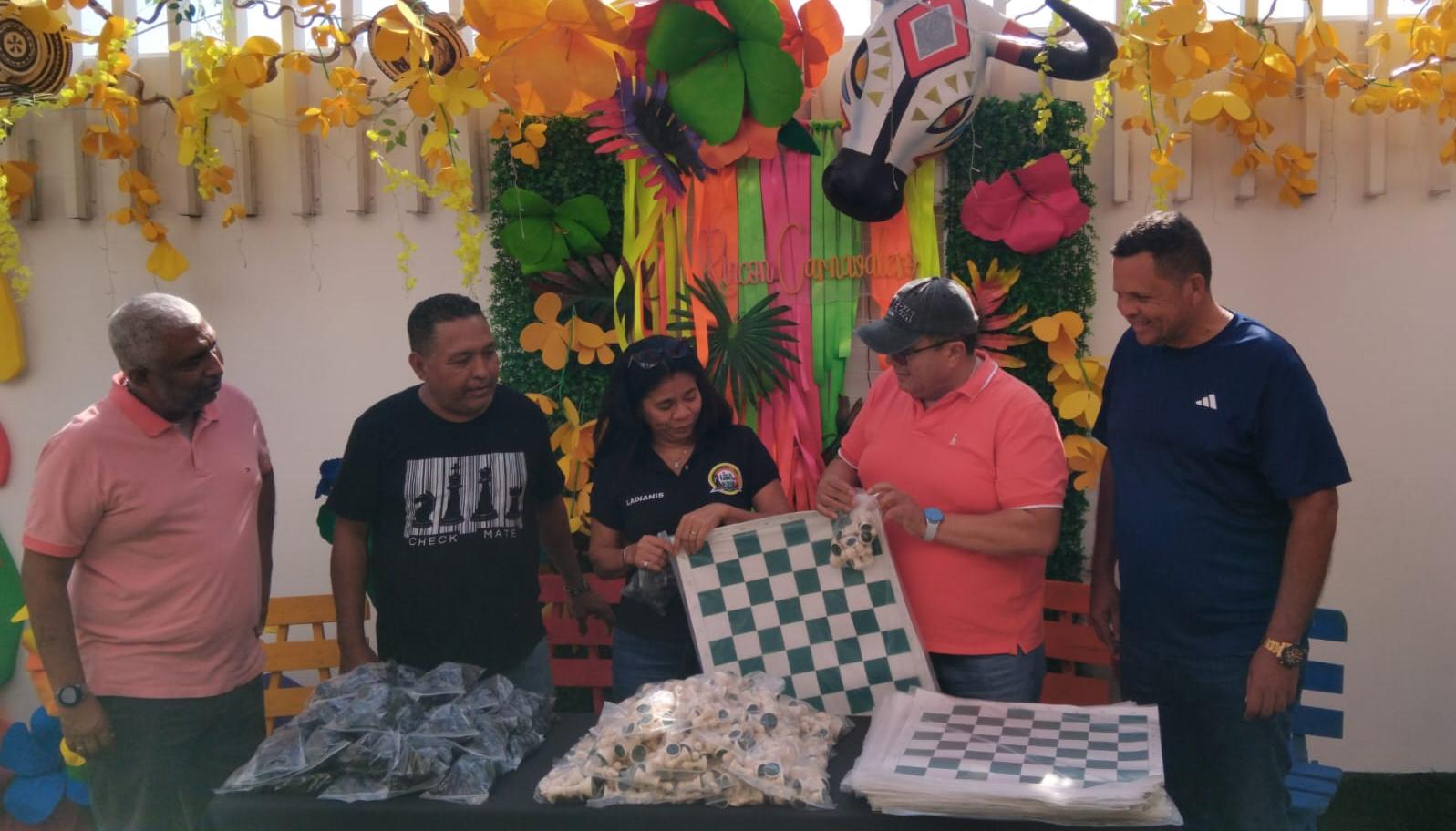 La Federación Colombiana de Ajedrez entregó en Barranquilla implementación deportiva a las ligas de Atlántico, Magdalena y Bolívar.