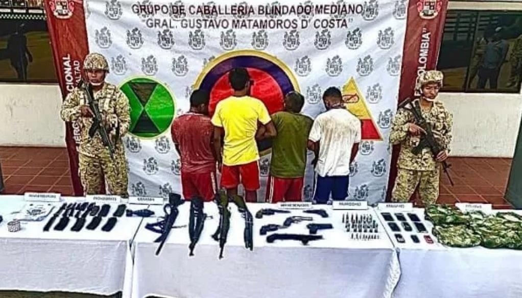 Los capturados fueron dejados a disposición de las autoridades competentes. 