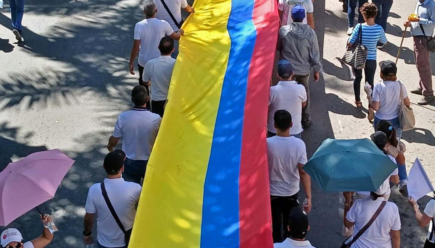 Personas marchando por la paz en el Catatumbo.