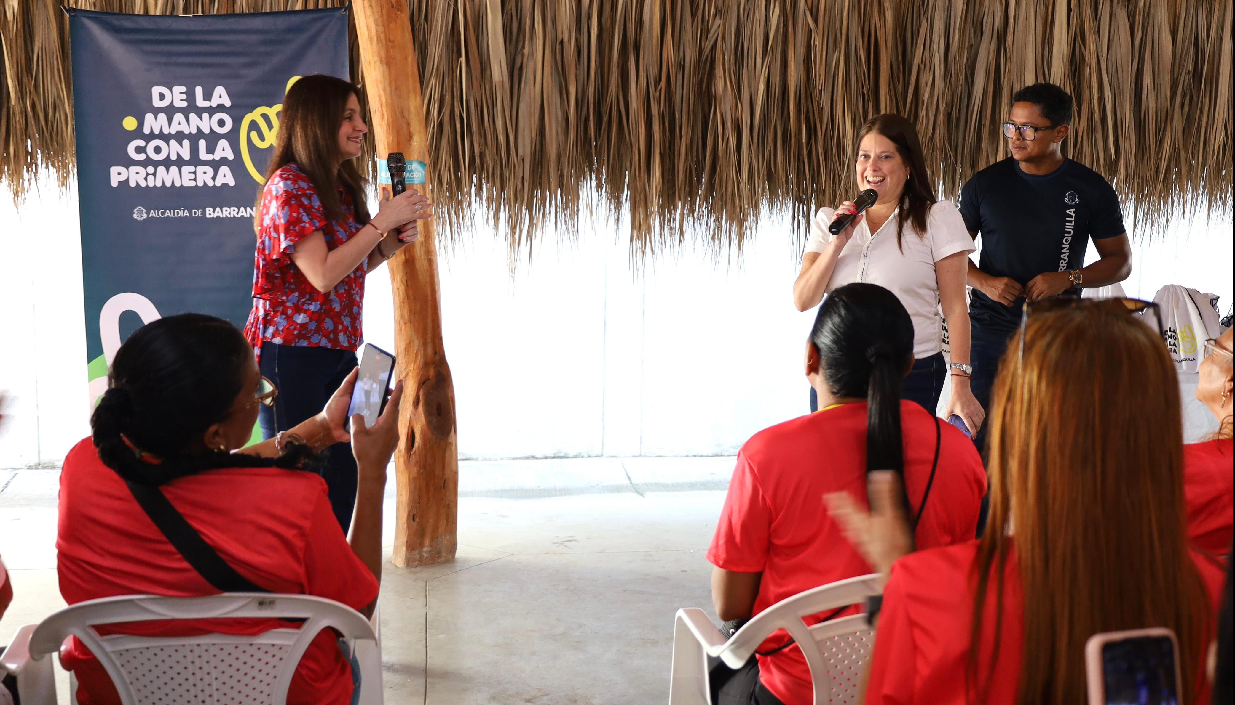 Primera dama, Katia Nule, en el lanzamiento de la escuela de liderazgo.
