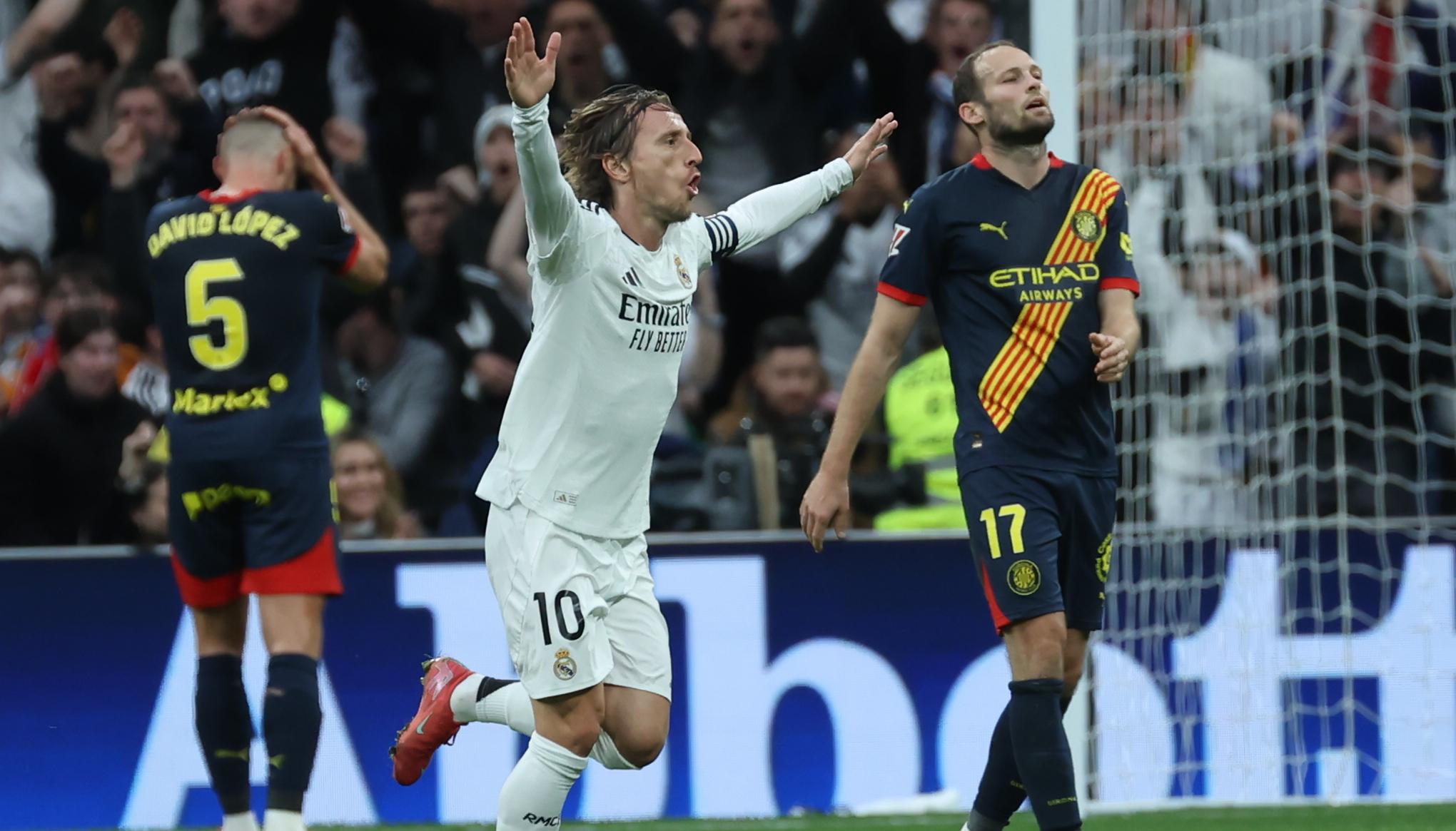 Luka Modric celebra tras marcar el primer gol del Real Madrid.