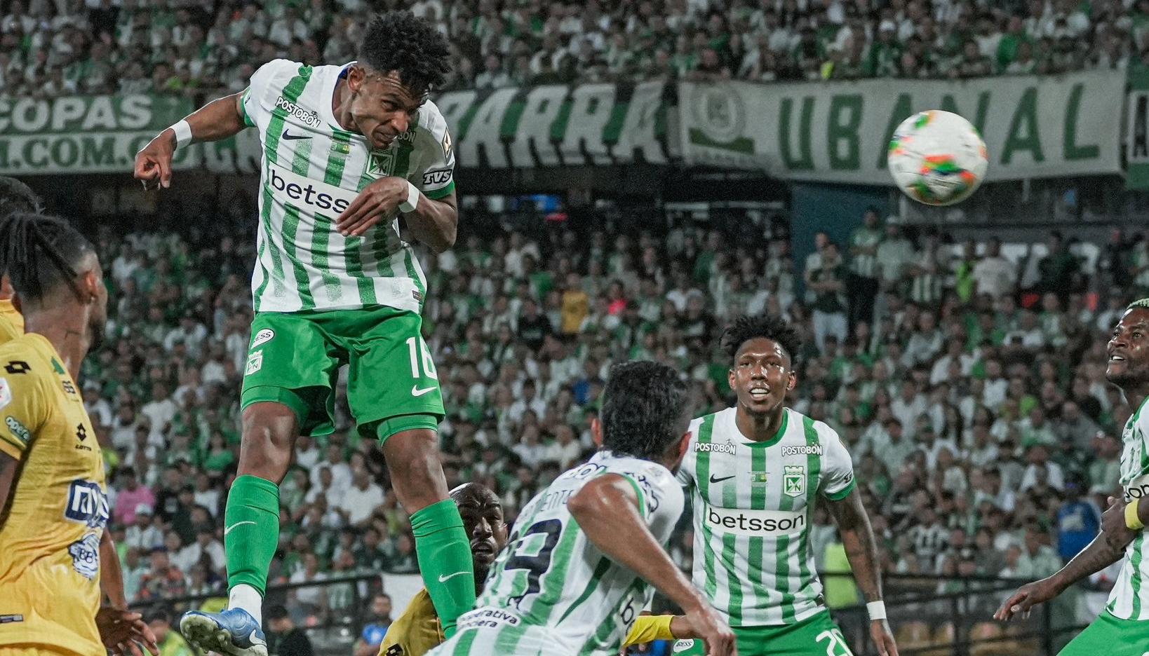 William Tesillo durante el partido de ida de la Superliga contra Bucaramanga.