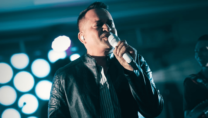 Freddy Burbano, cantante de música popular.