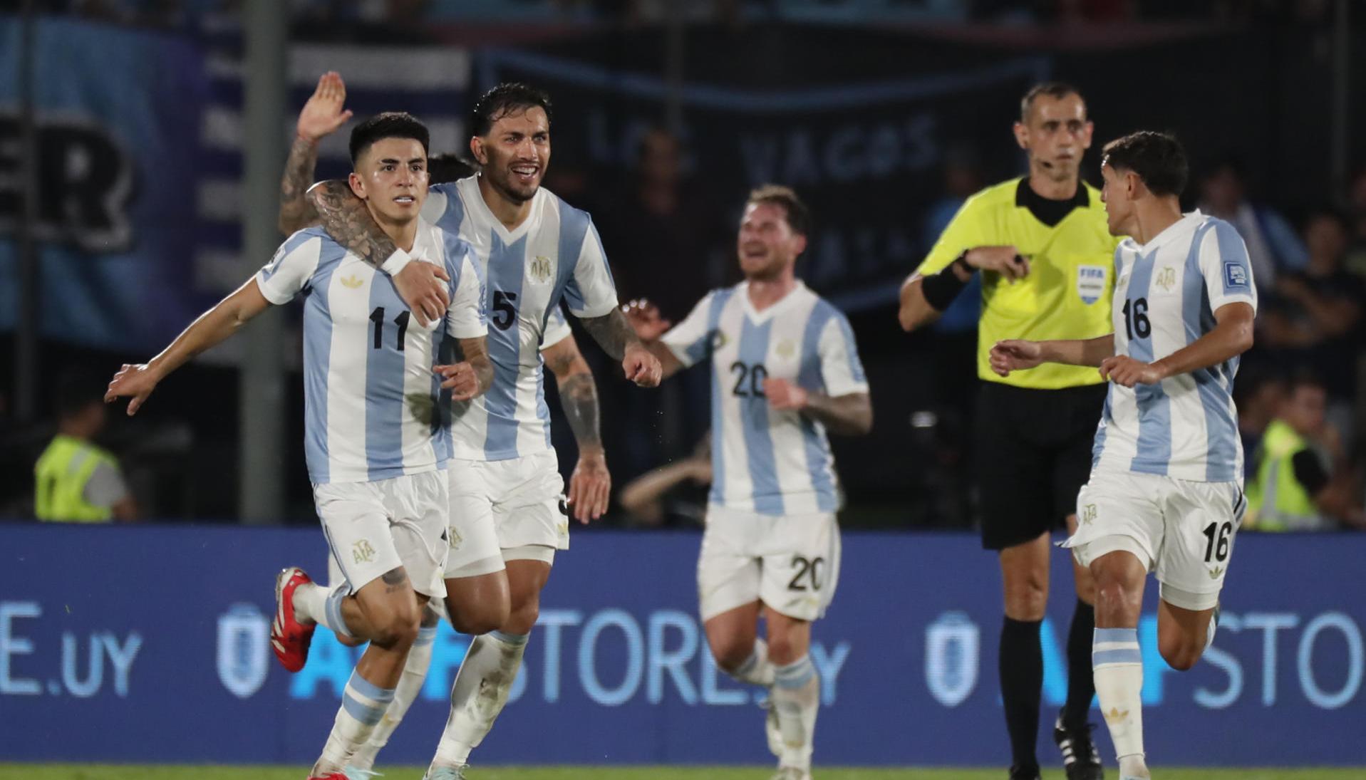 Celebración argentina tras el único gol del partido. 