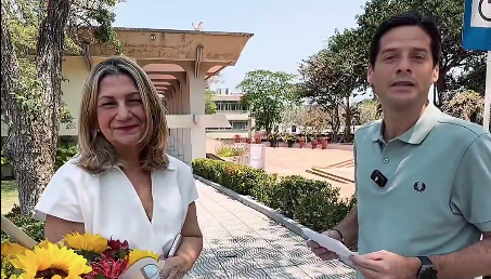 El senador Mauricio Gómez con la doctora Ana Rita Russo. 