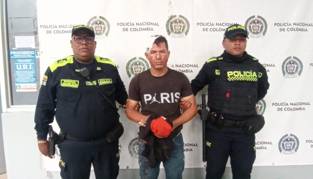 El hombre fue capturado por la Policía y casi es linchado por la comunidad. 
