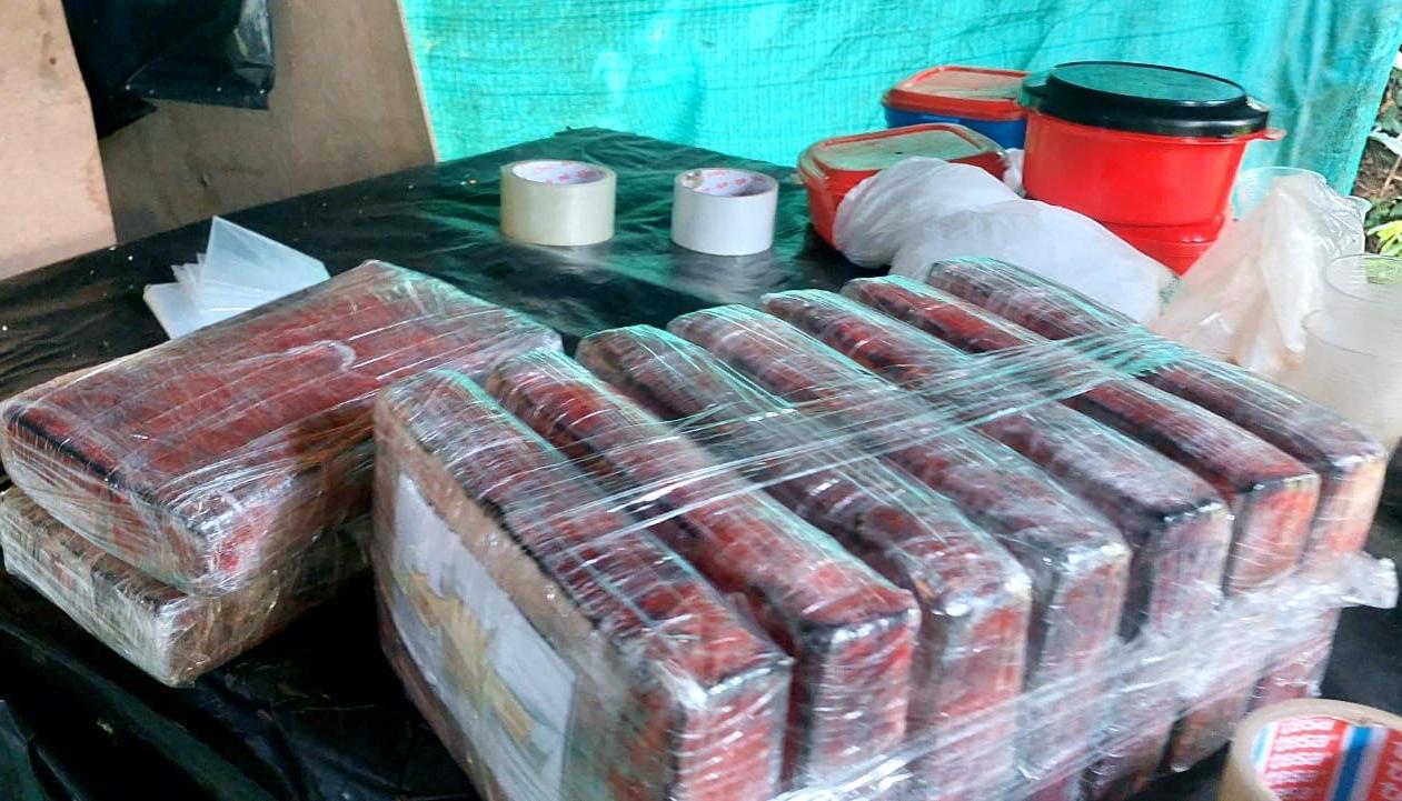 Parte de la cocaína incautada.