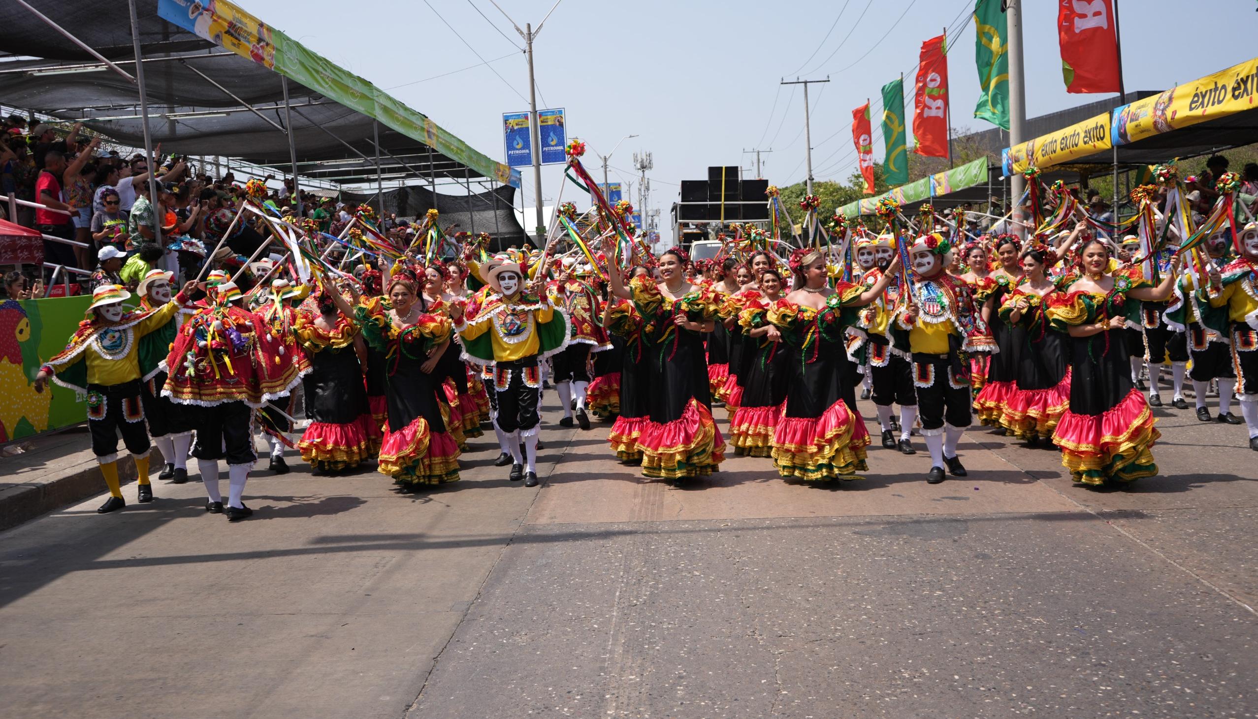 El Congo Unilibre presente en el desfile. 