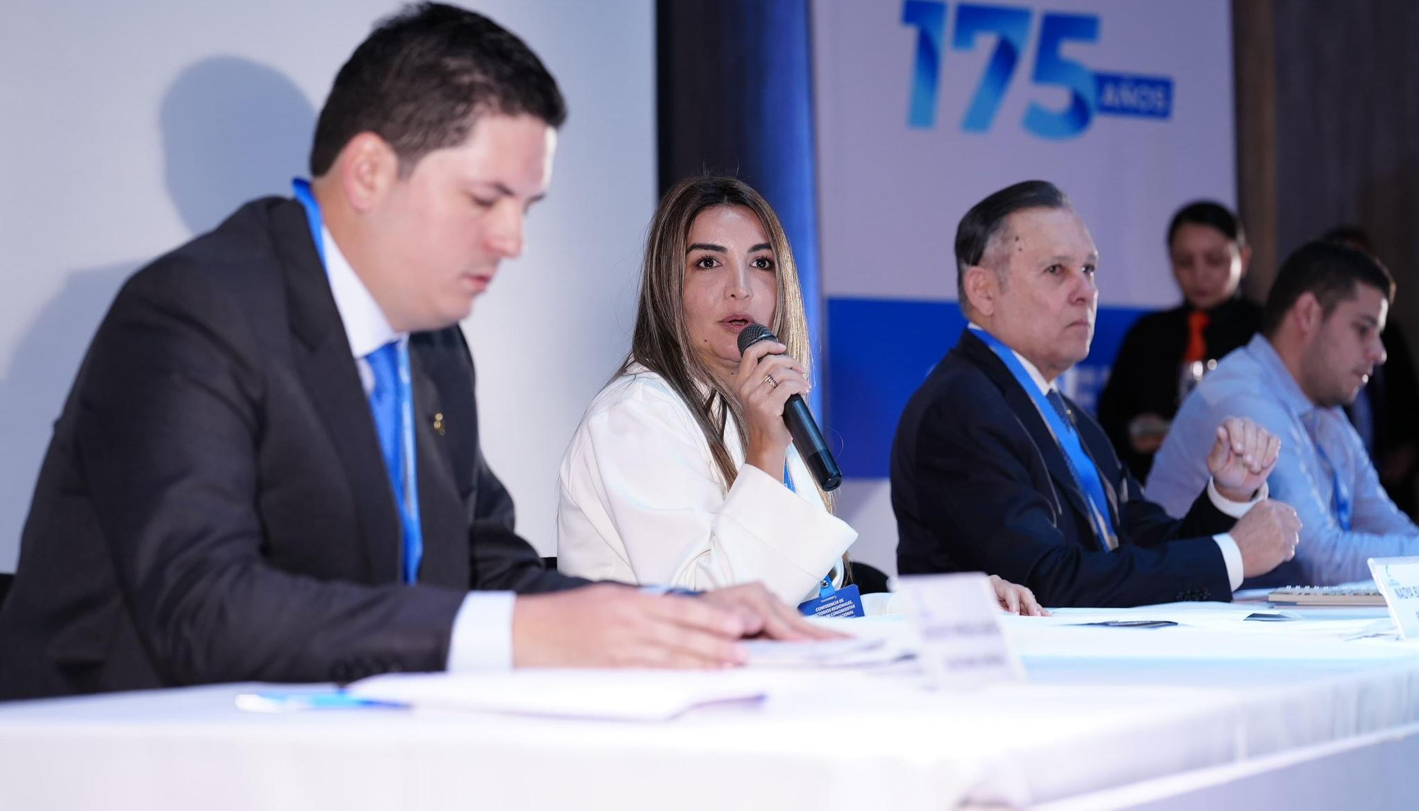 Nadia Blel, senador y presidenta del Partido Conservador, y Efraín Cepeda, presidente del Senado.
