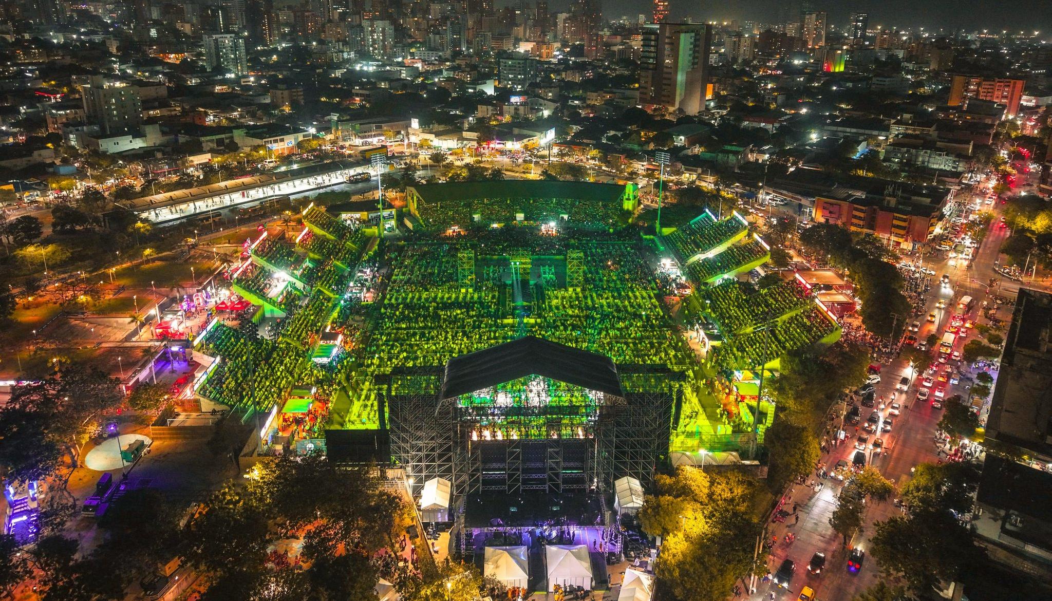 Criticaron que la coronación haya sido un evento "público pago".