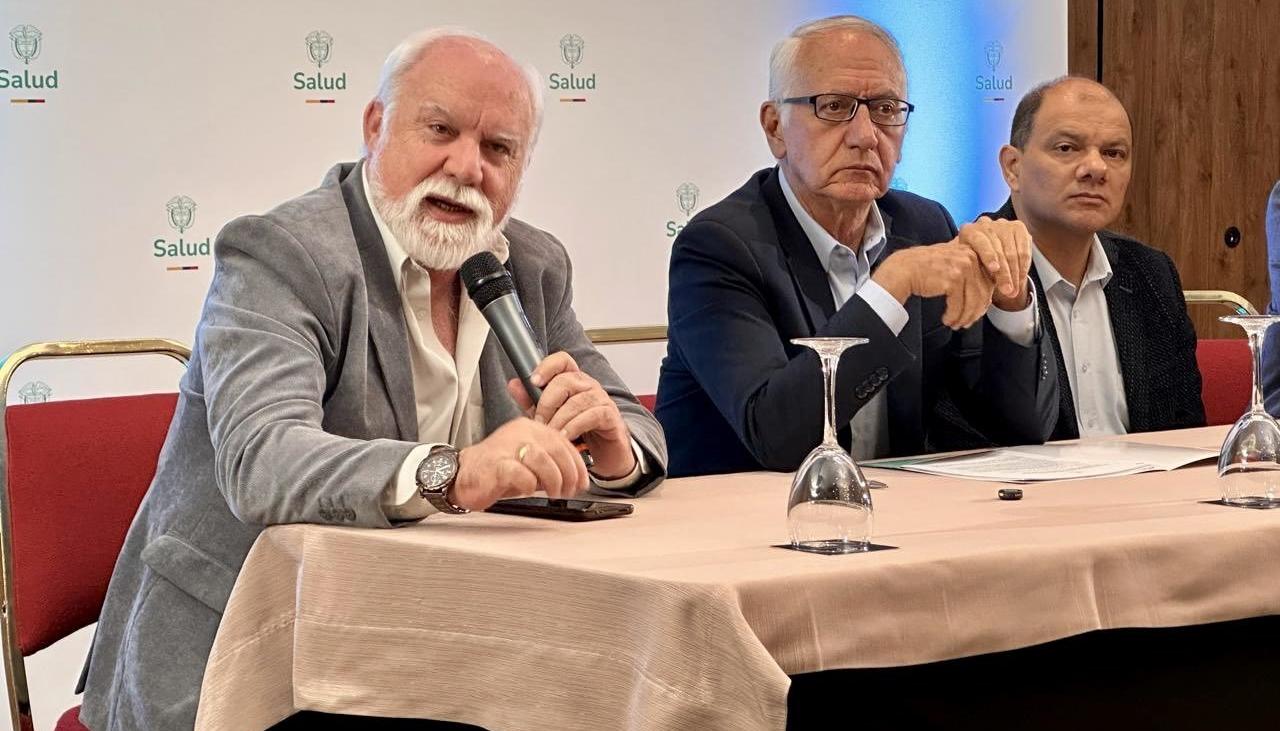 El director de la ADRES, Félix León Martínez y el Ministro de Salud, Guillermo Alfonso Jaramillo.