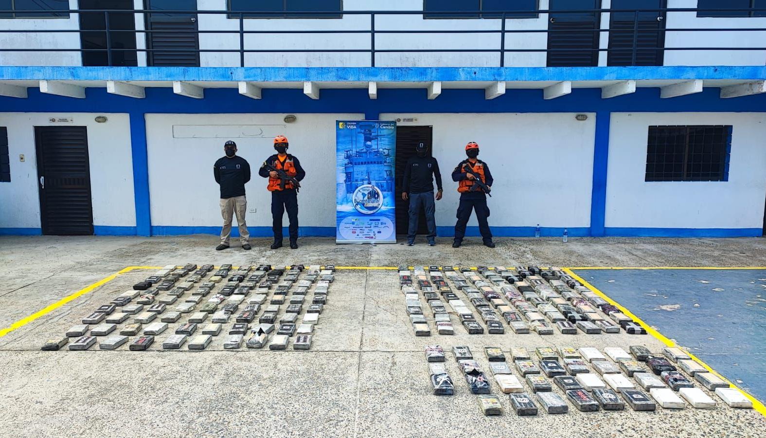 Cocaína incautada por la Armada Nacional, en Cartagena. 