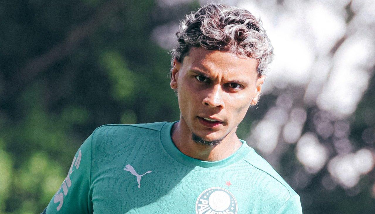 Richard Ríos en un entrenamiento con Palmeiras.