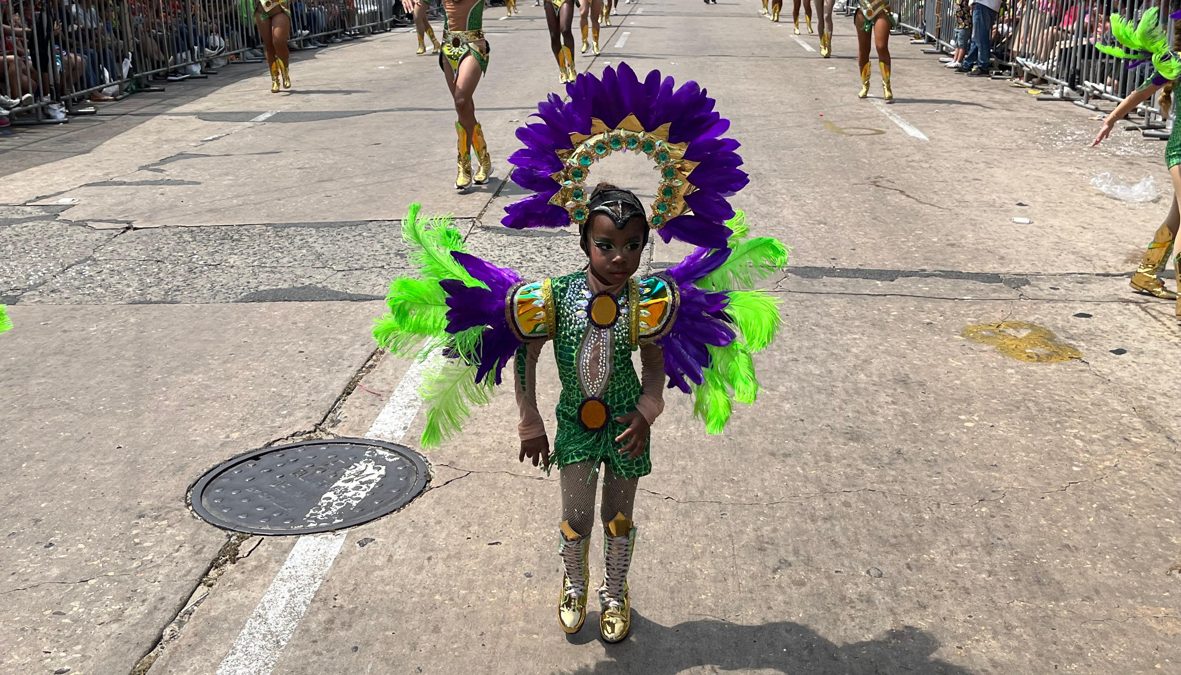Hayberchel Valdés Vanega en el desfile del Carnaval de la 44.