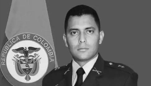 Oficial Mario Germán González.