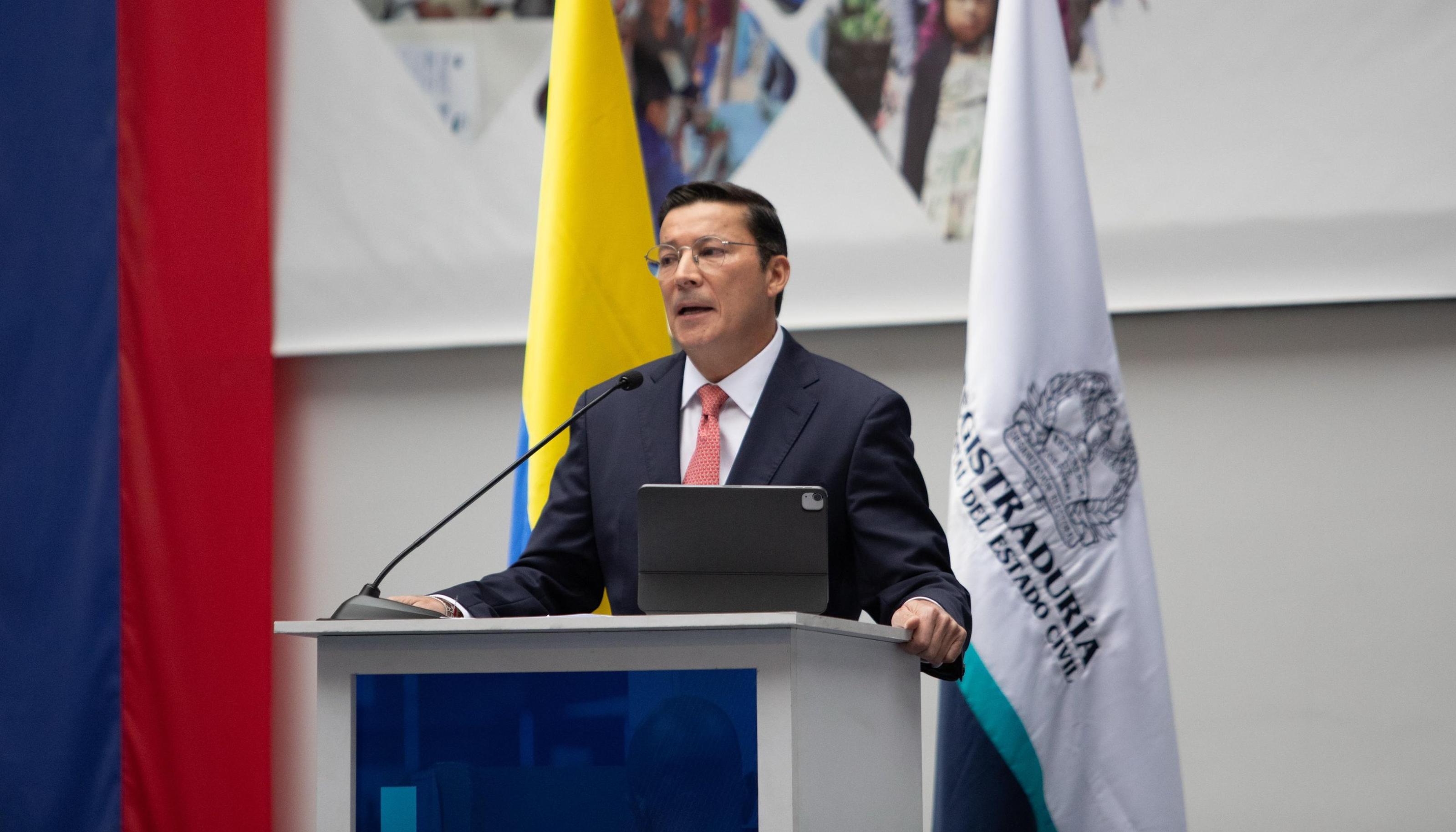Hernán Penagos, Registrador Nacional.