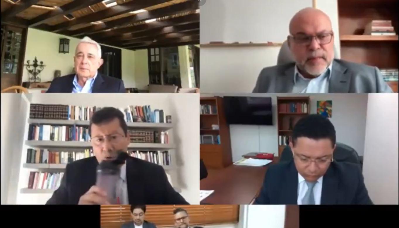 Salvatore Mancuso en el juicio de este lunes contra Álvaro Uribe Vélez.