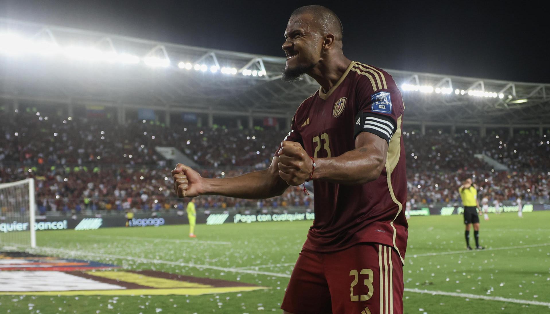 Salomón Rondón celebrando el gol del triunfo.