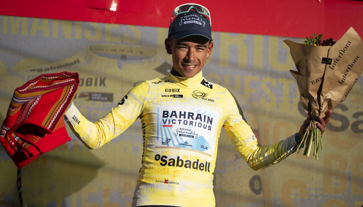 Santiago Buitrago en su reciente victoria en la Vuelta a la Comunidad Valenciana.