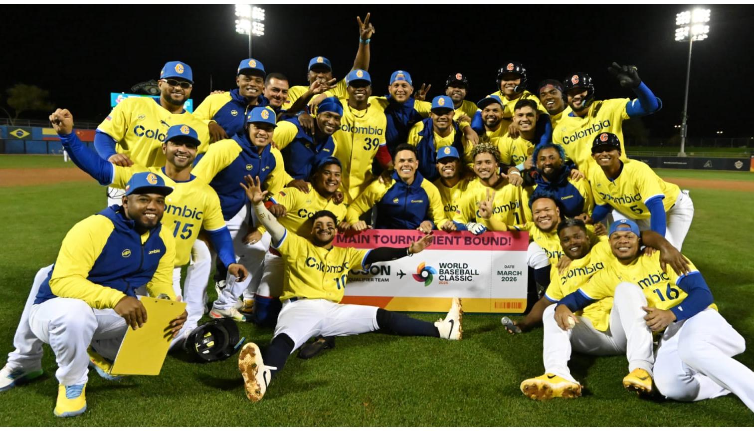 La celebración de los peloteros colombianos tras noquear a Alemania y lograr la clasificación al Clásico Mundial de Béisbol. 