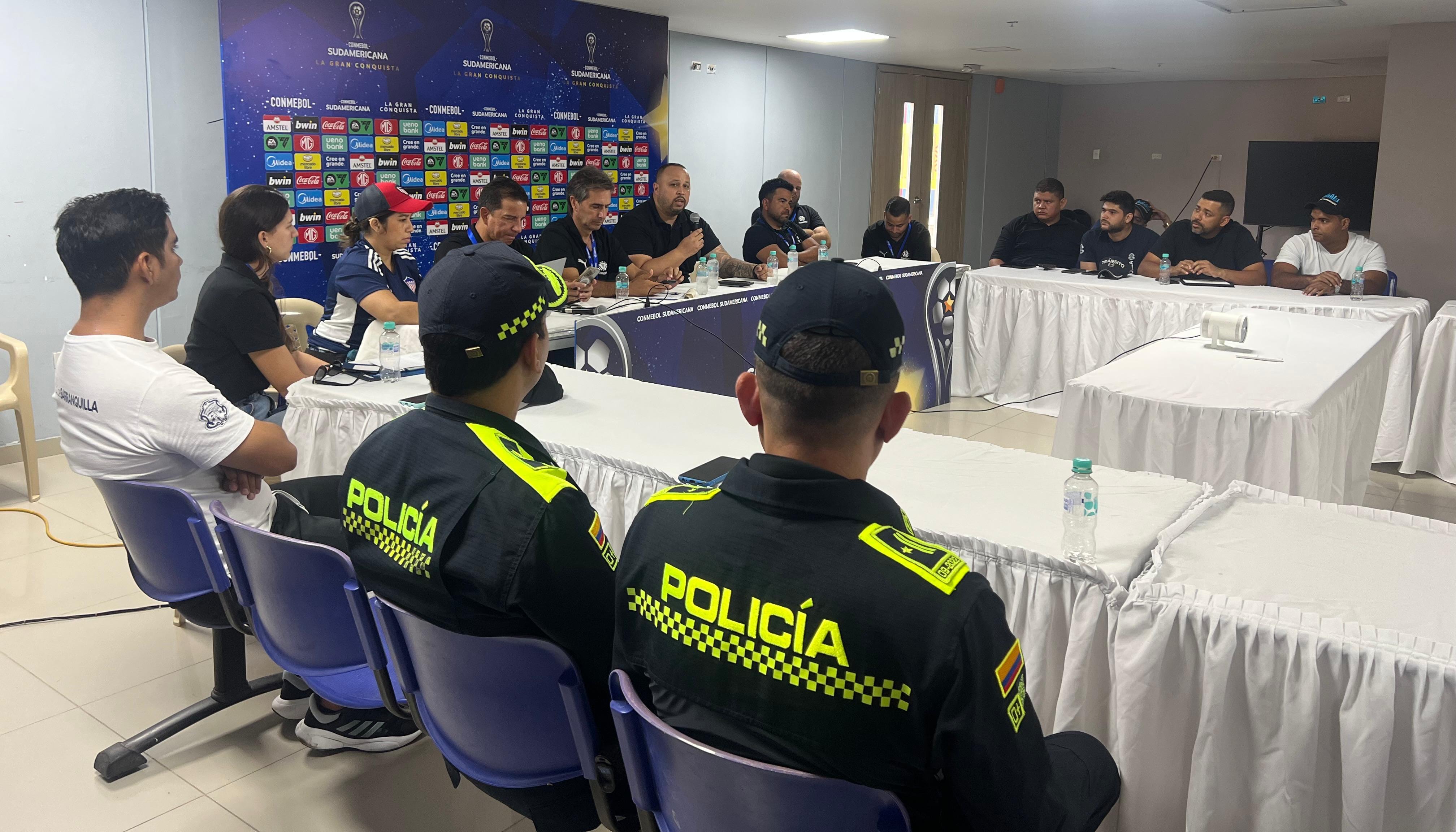 Reunión del Comité Local de Seguridad previo al partido Junior vs. América. 