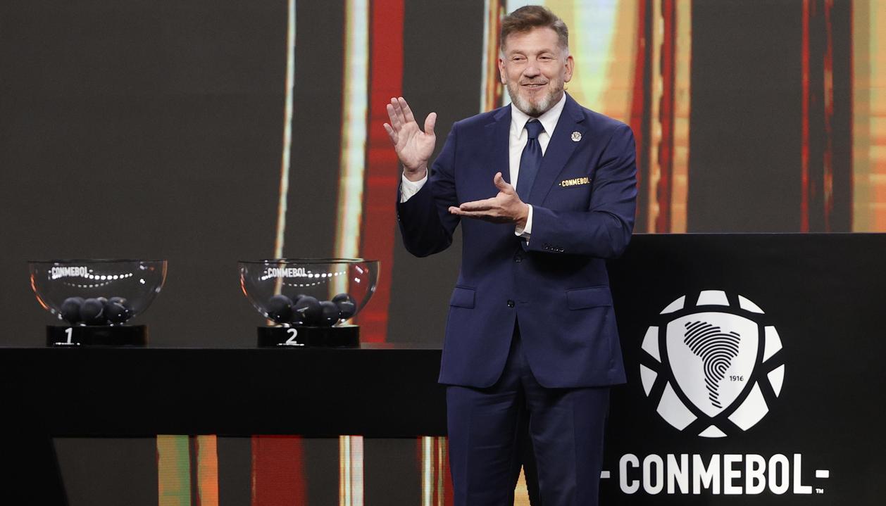 Alejandro Domínguez, presidente de la Conmebol, durante el sorteo de la Copa Libertadores y Sudamericana.