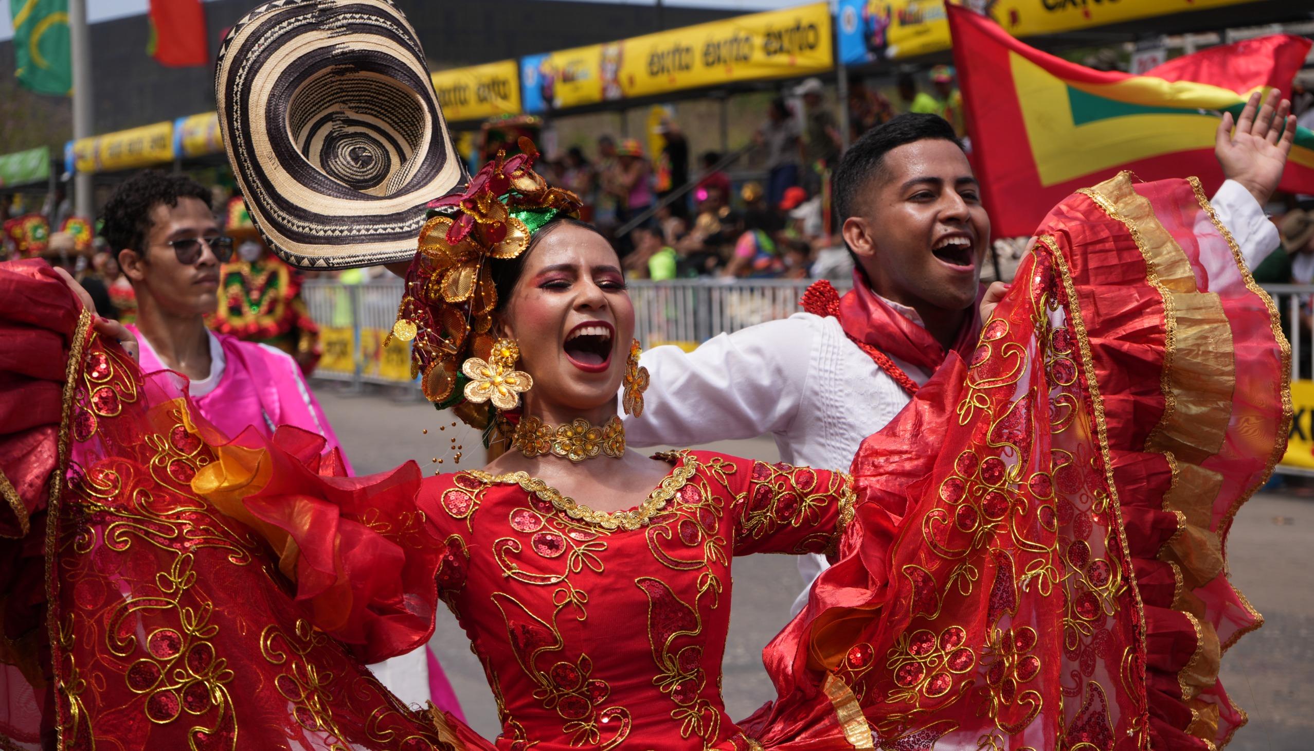 Cumbiamba Palma Africana durante la Gran Parada de Tradición 2025.