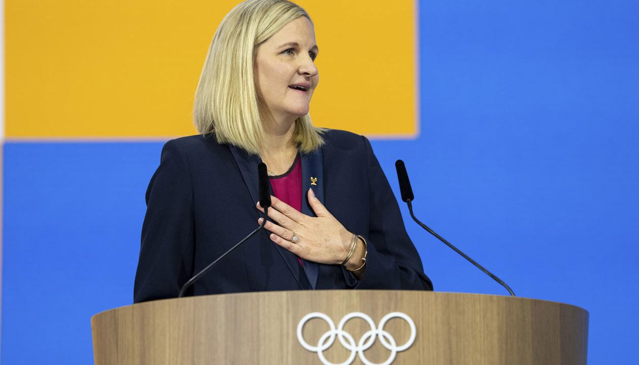 Kirsty Coventry sumó 49 votos por 28 del español Juan Antonio Samaranch.