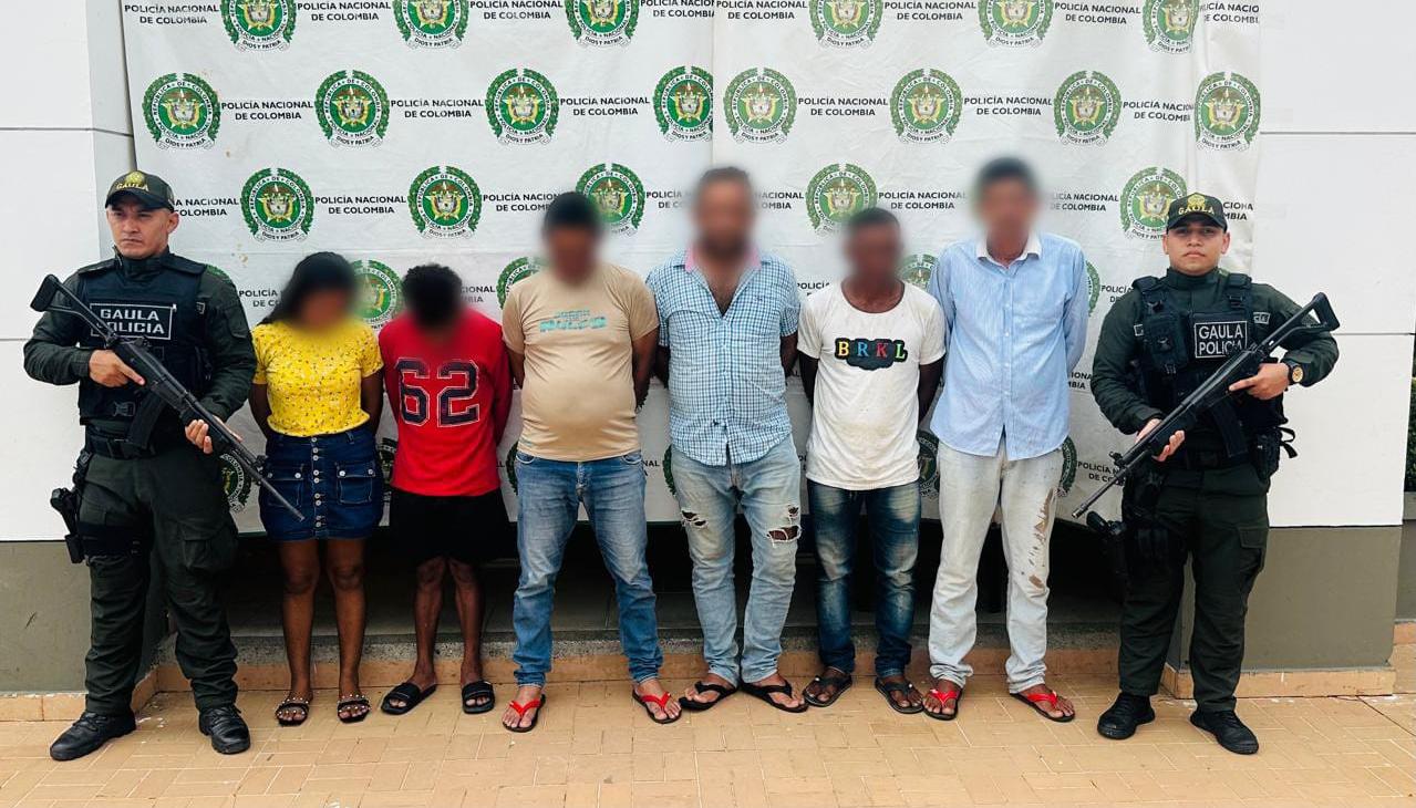 Fueron dejados a disposición de las autoridades competentes. 