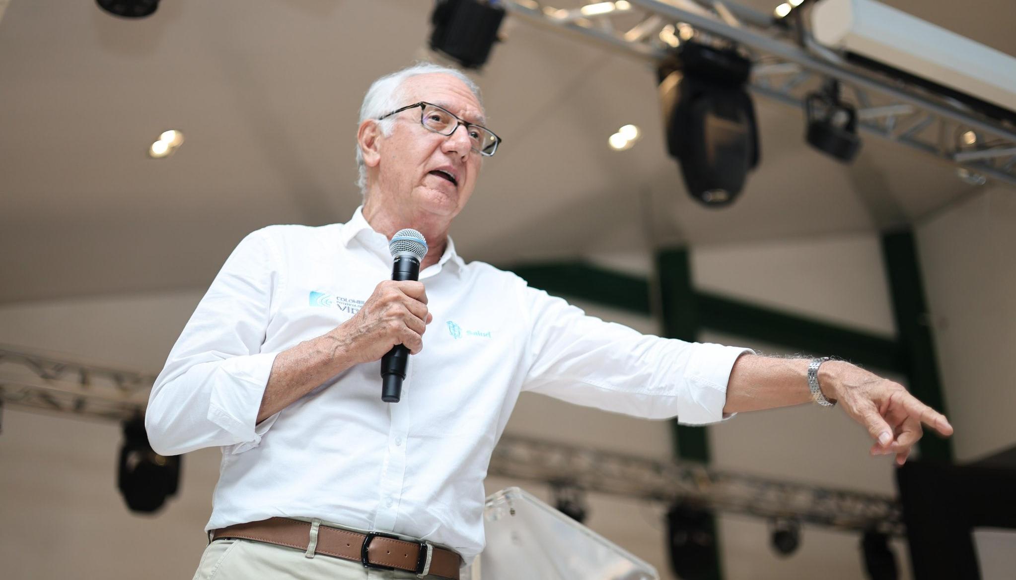 Guillermo Alfonso Jaramillo, ministro de salud.