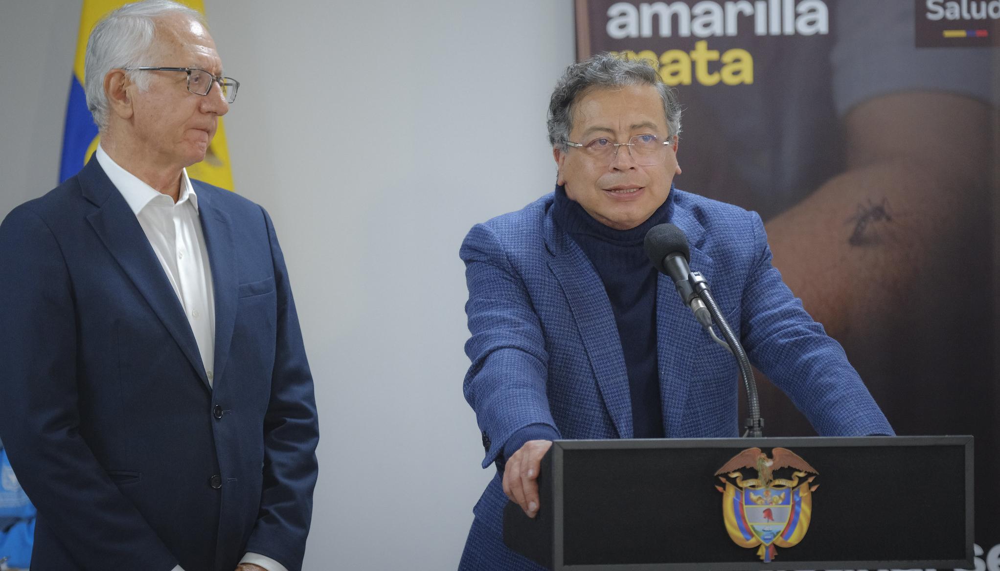 El Ministro de Salud, Guillermo Jaramillo, y el Presidente Gustavo Petro.