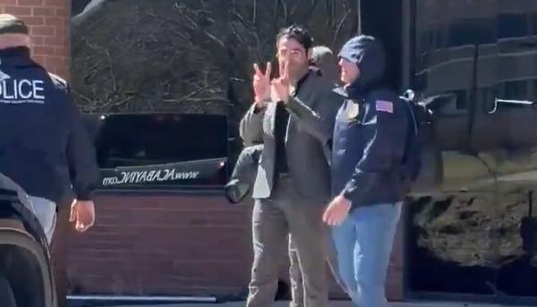 Mohsen Mahdawi, al momento de ser capturado.