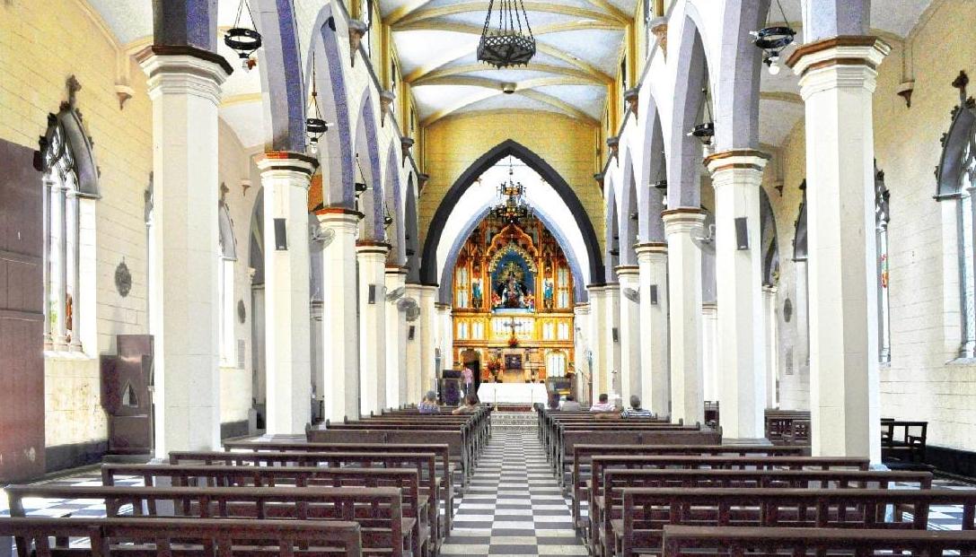 Fotografía de la Parroquia Nuestra Señora del Rosario de la artista Vivian Saad. 