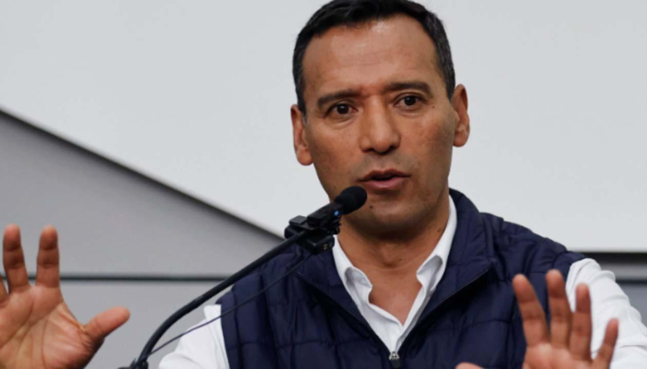 Pedro Sánchez, ministro de Defensa. 