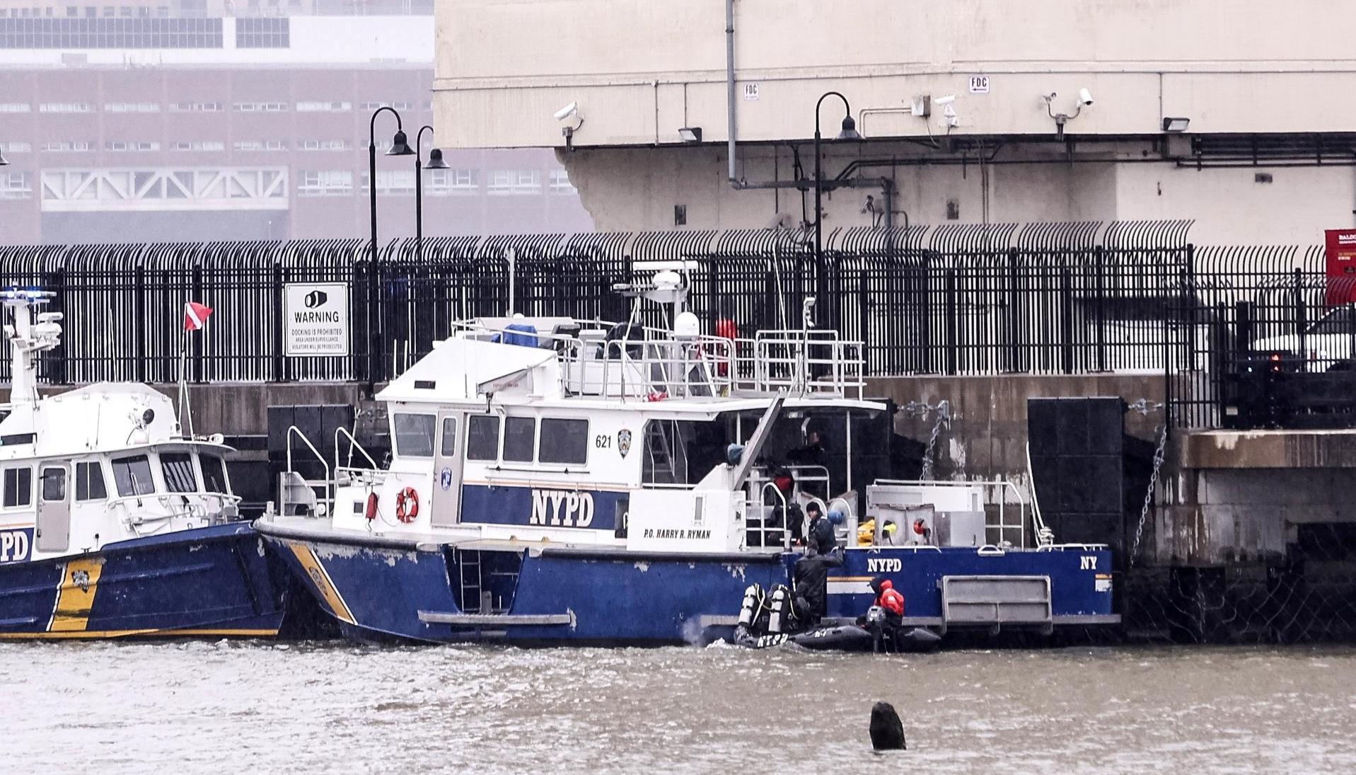 Buzos del Departamento de Policía de la Ciudad de Nueva York.