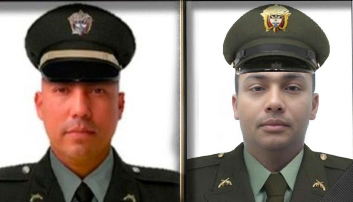 Subintendente Ronald Andrés Montañez Quijano y el patrullero William Guardo Torres.