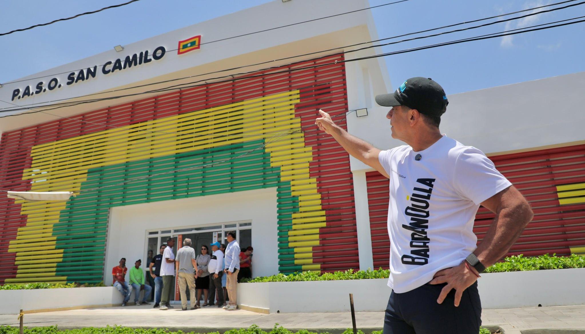 Alcalde Char durante su visita al Paso San Camilo. 