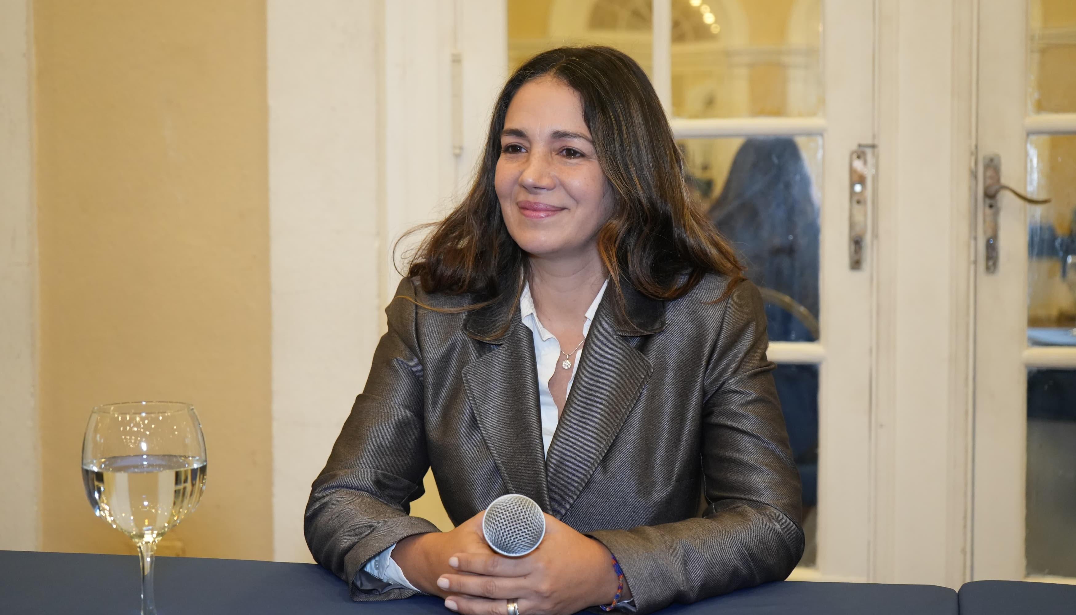 Sondra Macollins, abogada. 
