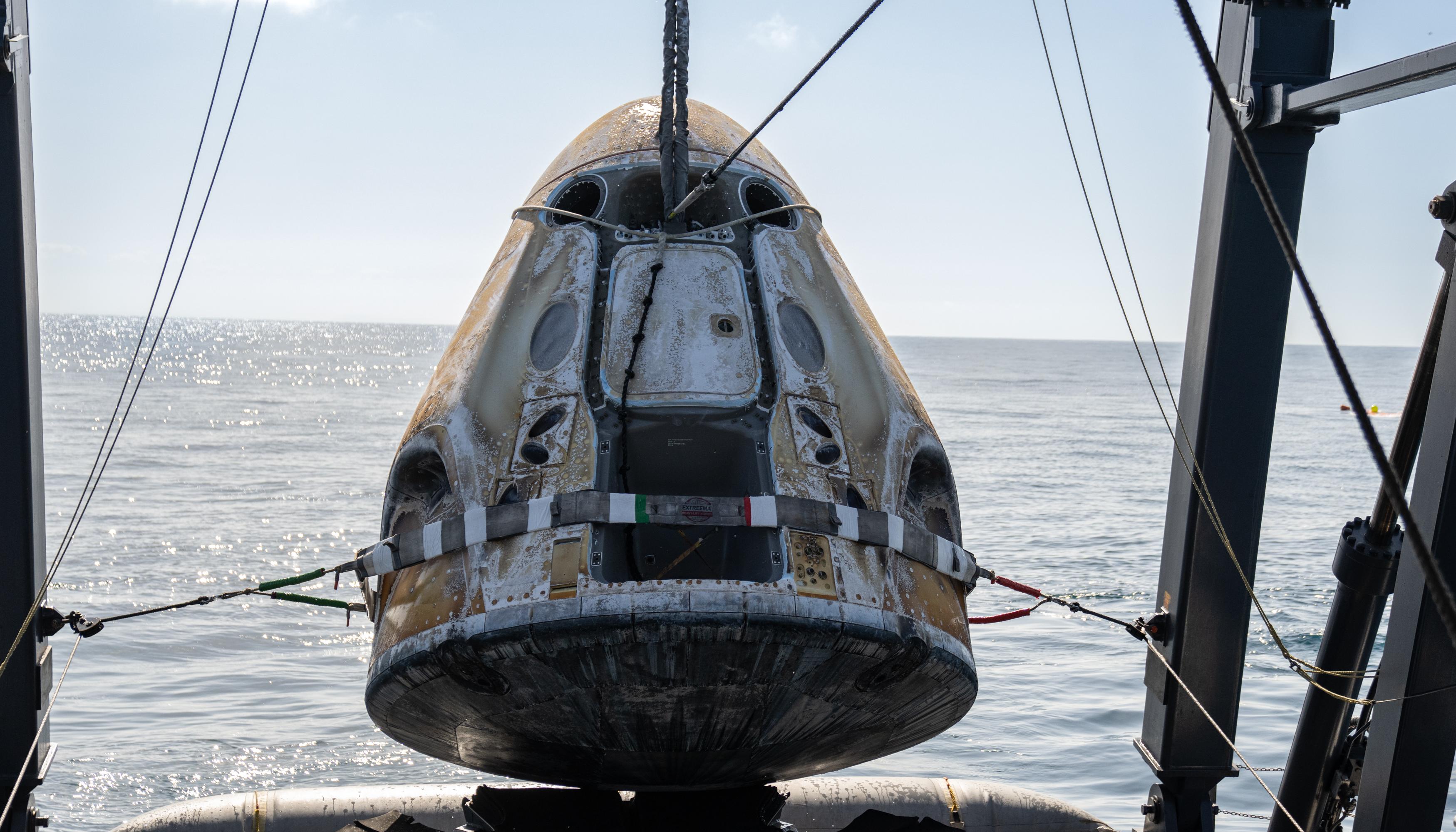 Cápsula Dragon de la misión.