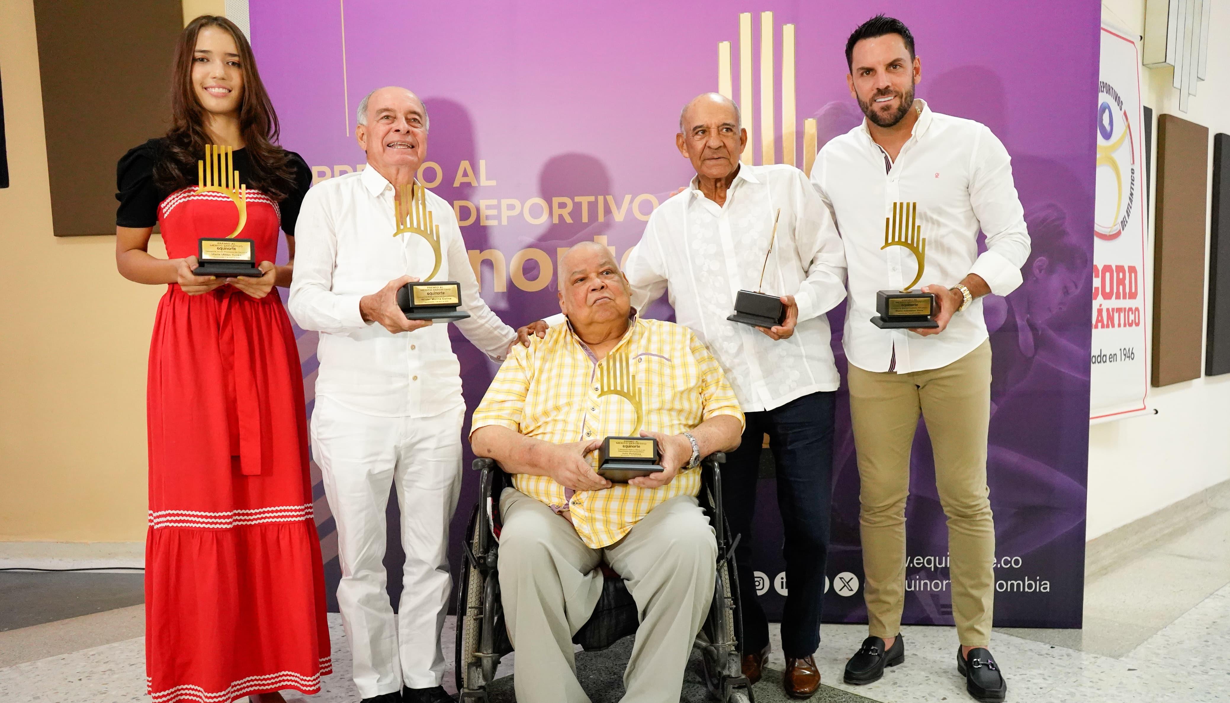 Grupo de ganadores del Premio al Mérito Deportivo Equinorte. 