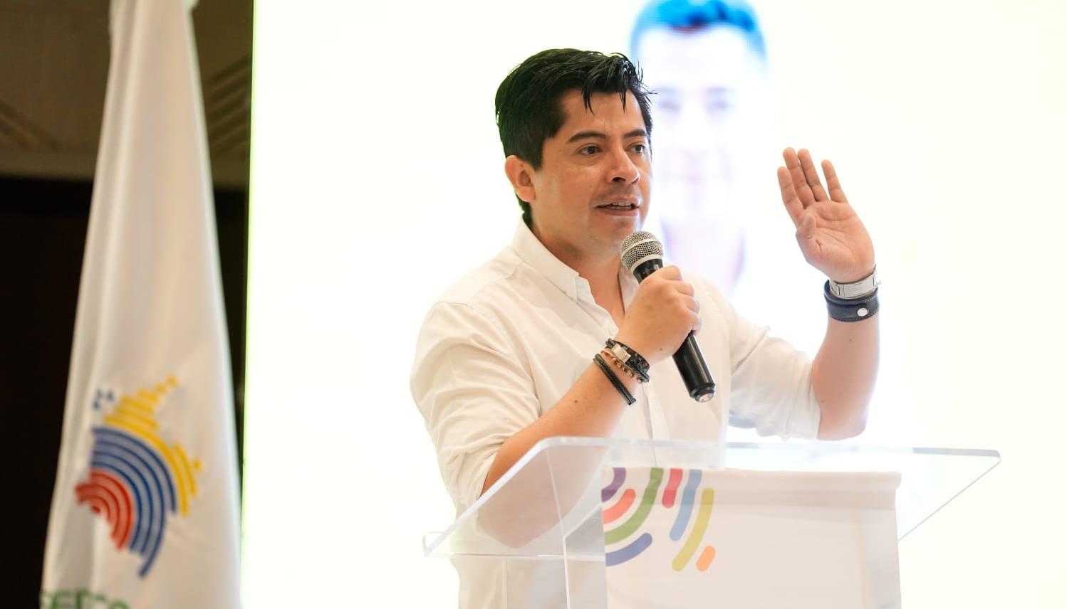 Ariel Ávila, senador de la República.