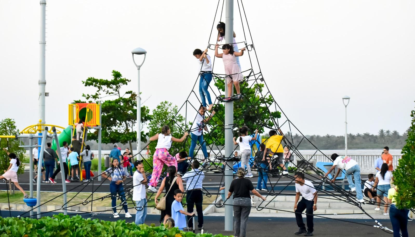 En el Malecón del Río hay espacios para todas las edades. 