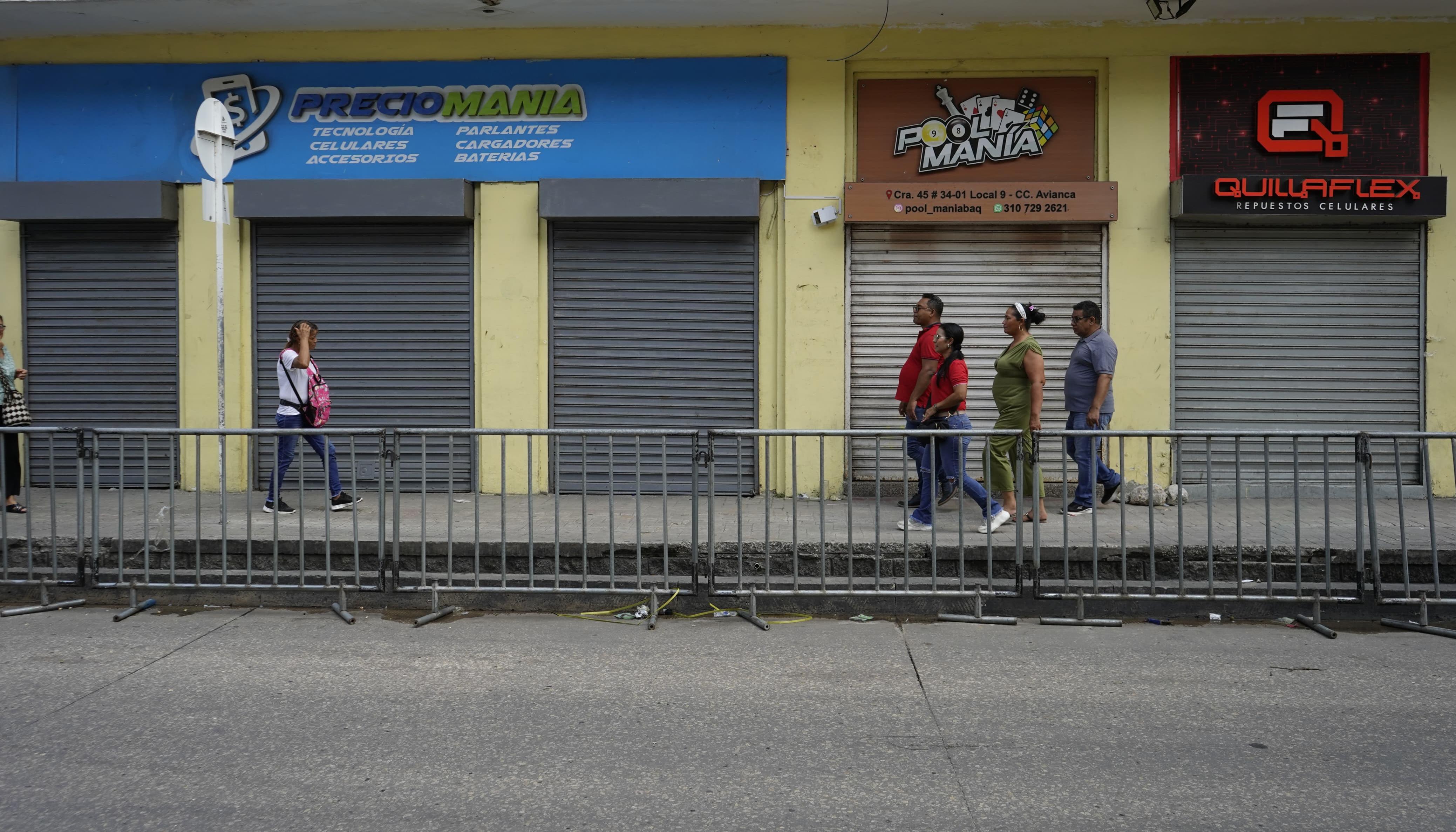 Parte de los negocios cerrados.