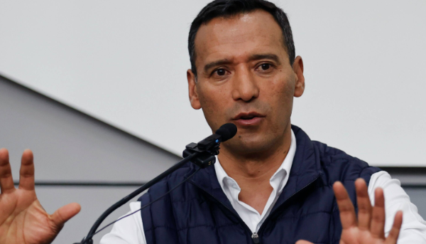 Pedro Sánchez, Ministro de Defensa.