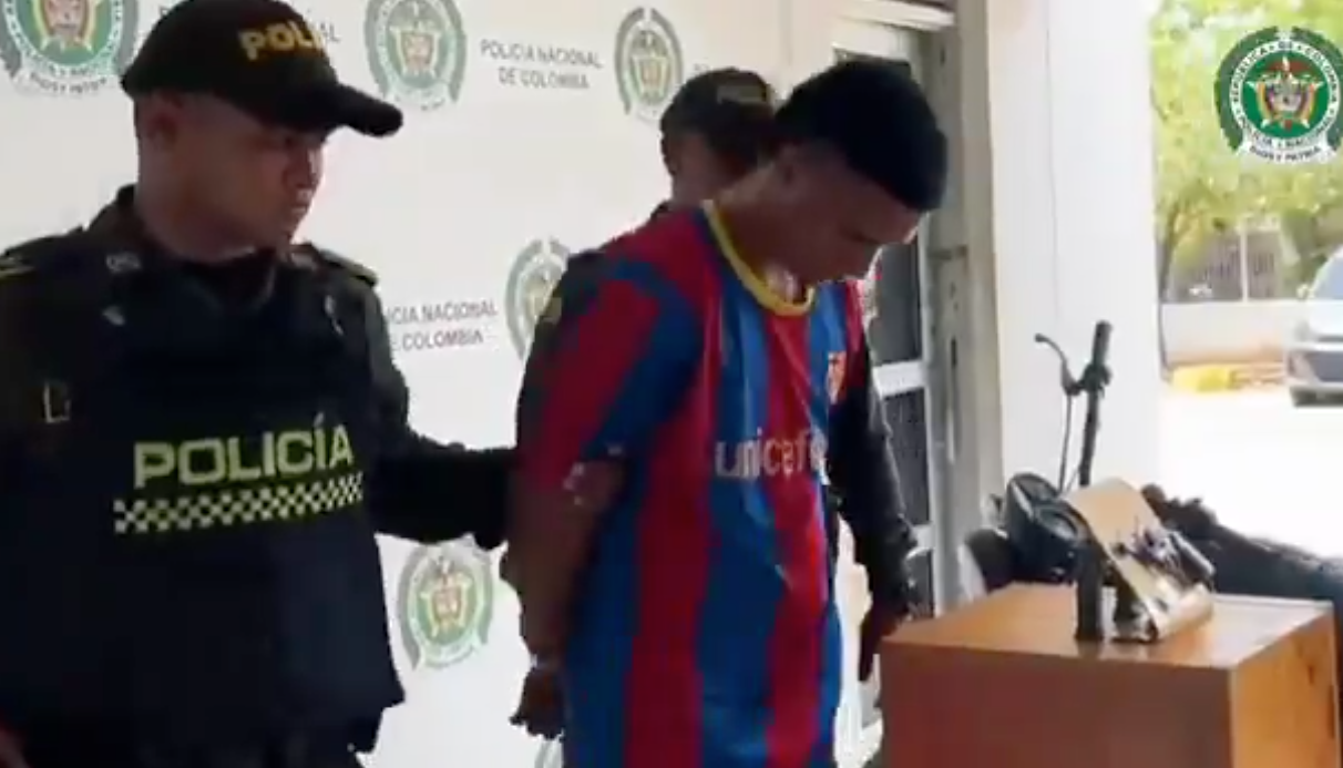 El hombre fue capturado y puesto a disposición de la Fiscalía. 