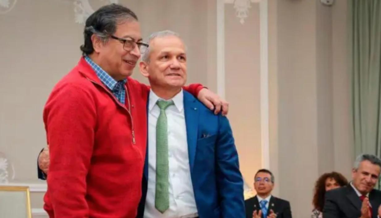 El Presidente Gustavo Petro y Carlos Ramón González. 