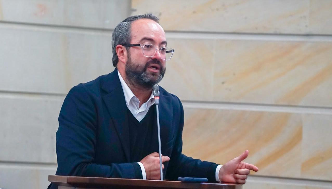 Ciro Ramírez.