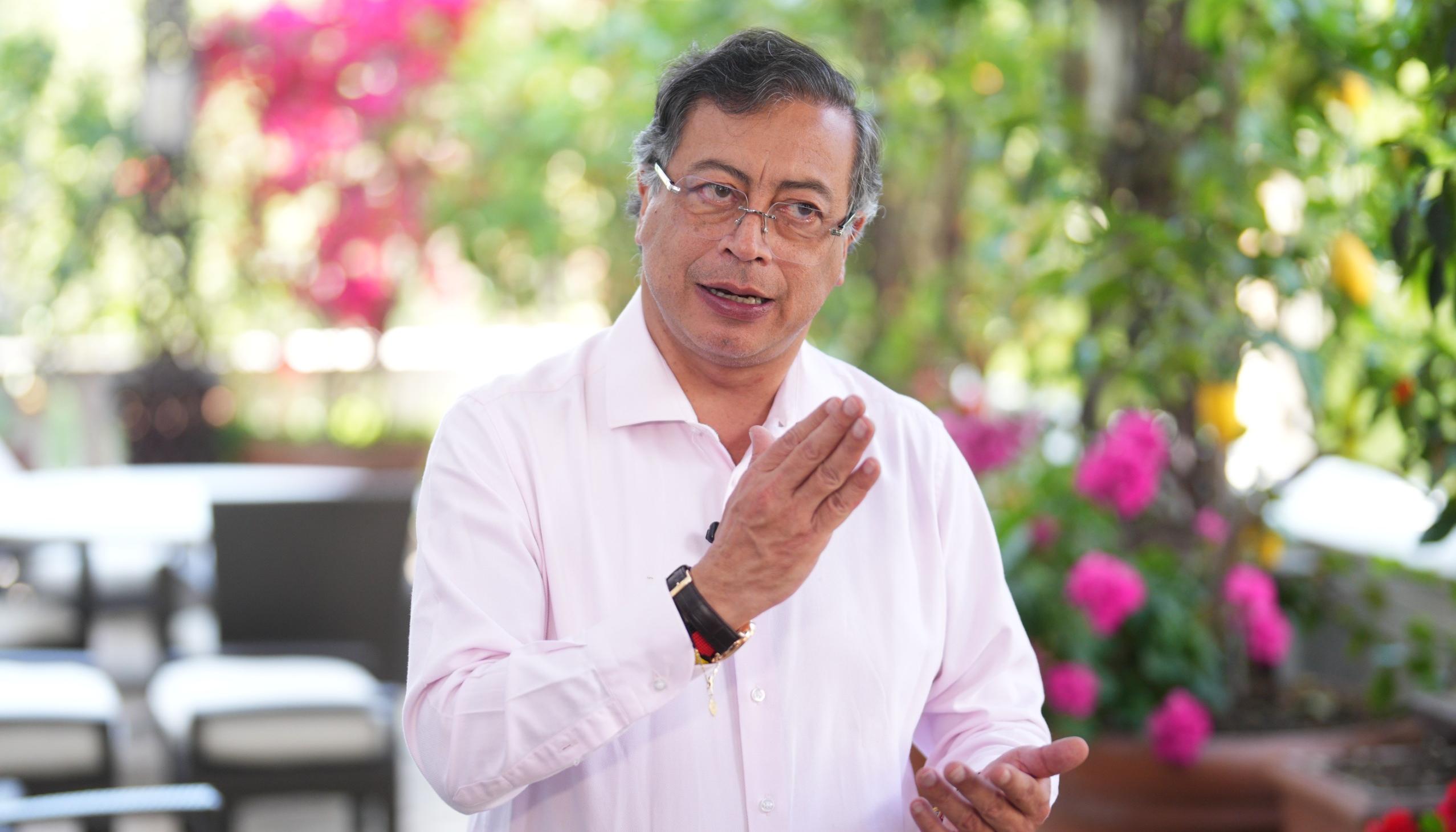 El Presidente Gustavo Petro en su declaración a medios tras encuentro con el Papa León XIV. 