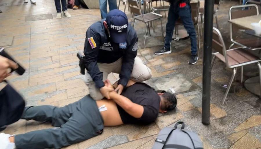 Momento en el que autoridades capturan a Miguel Rodríguez Díaz, alias 'Cuchillo'.